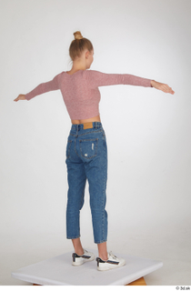 Kate Jones blue jeans casual dressed pink long sleeve t…